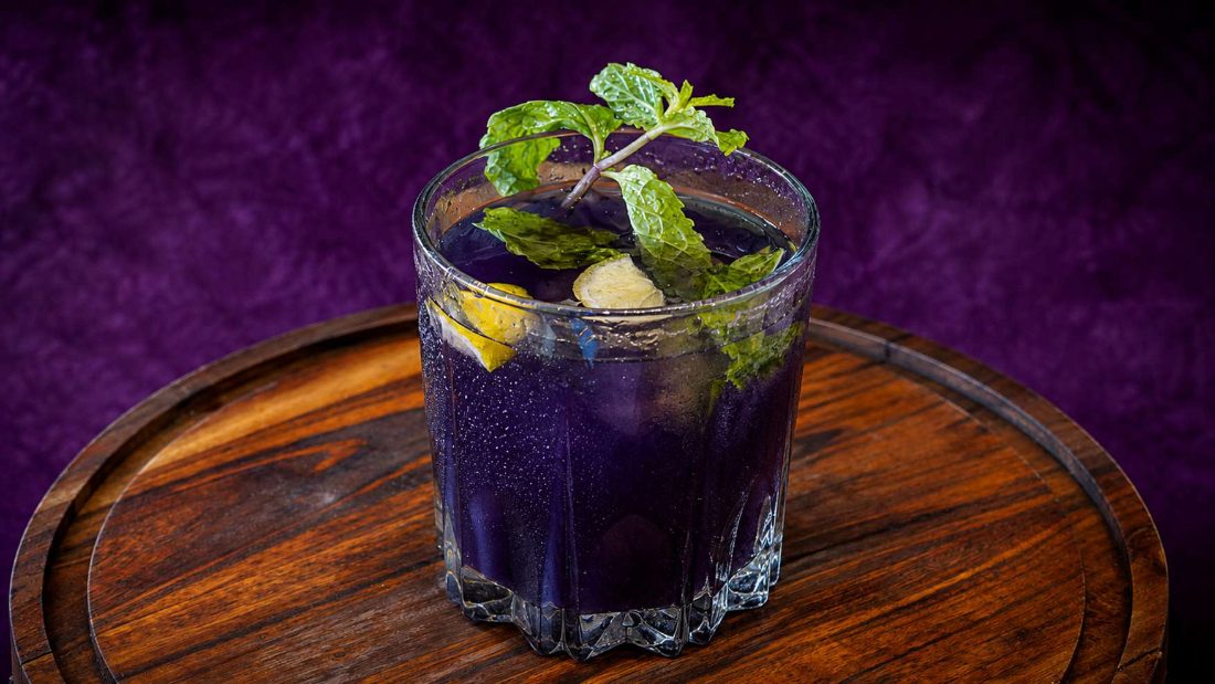 Blue pea mojito